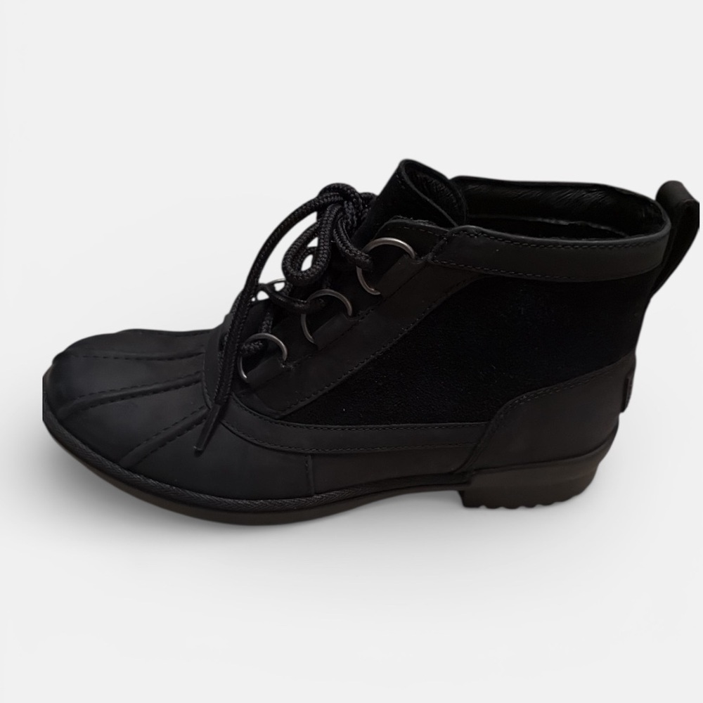 UGG Black Leather Duck Boots Ankle Lace-Up | Women’s Size 8